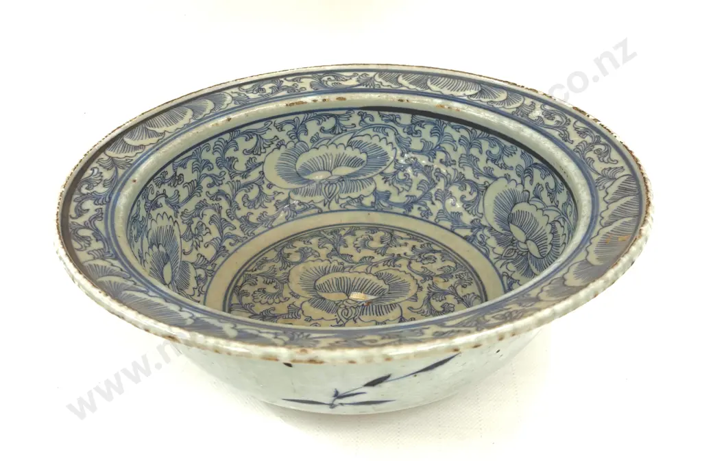 Chinese Qing Dynasty Blue and White Porcelain Bowl, H10xD30cm Image 1++