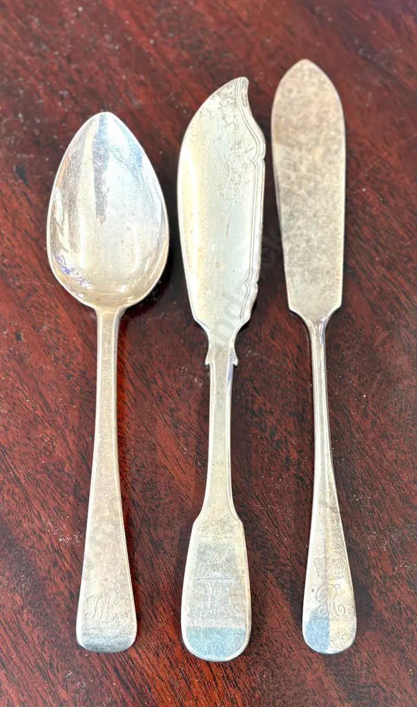 Sterling Silver Fish Knife, Spreader and Spoon TW141gms Image 1++