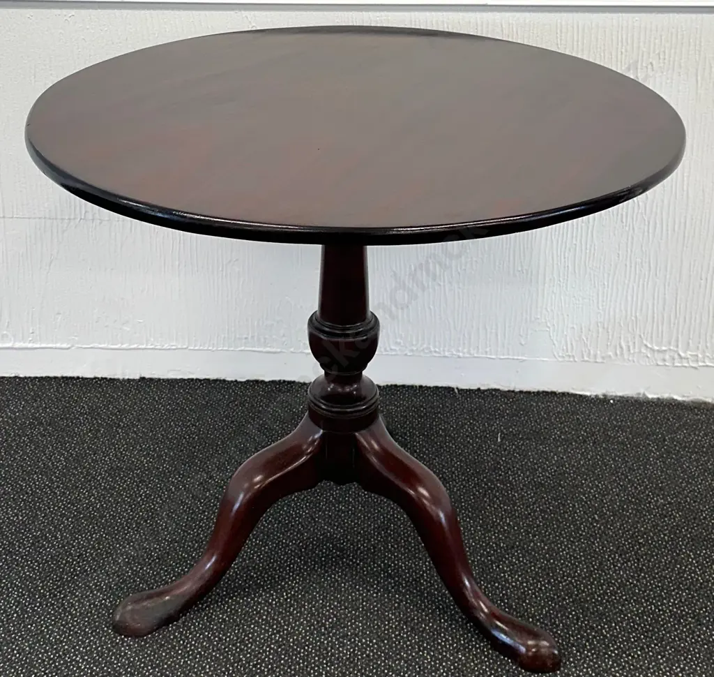 George III Mahogany tilt top Wine Table on Tripod Base, D81xH72cm Image 1++