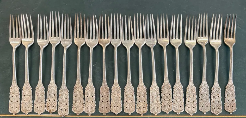 Peruvian Sterling Silver .925 Floral Pattern Set of 18 Forks TW1089gms Image 1++