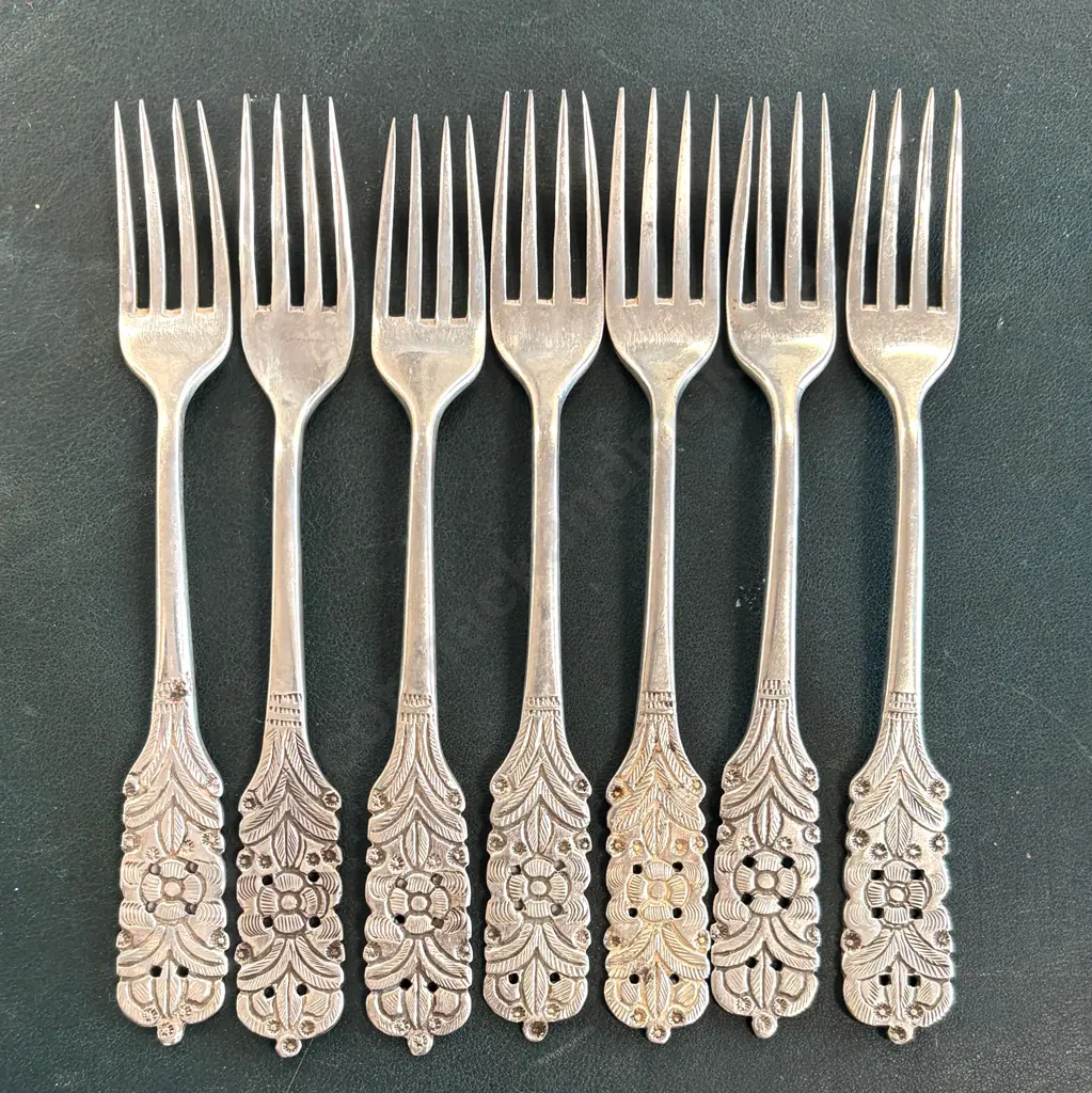 Peruvian Sterling Silver .925 Floral Pattern Set of Seven Small Forks TW314gms Image 1++