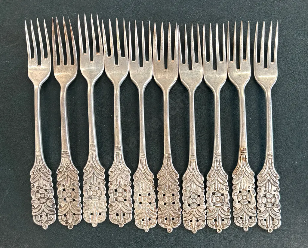 Peruvian Sterling Silver .925 Floral Pattern Set of Ten Small Forks TW421gms Image 1++