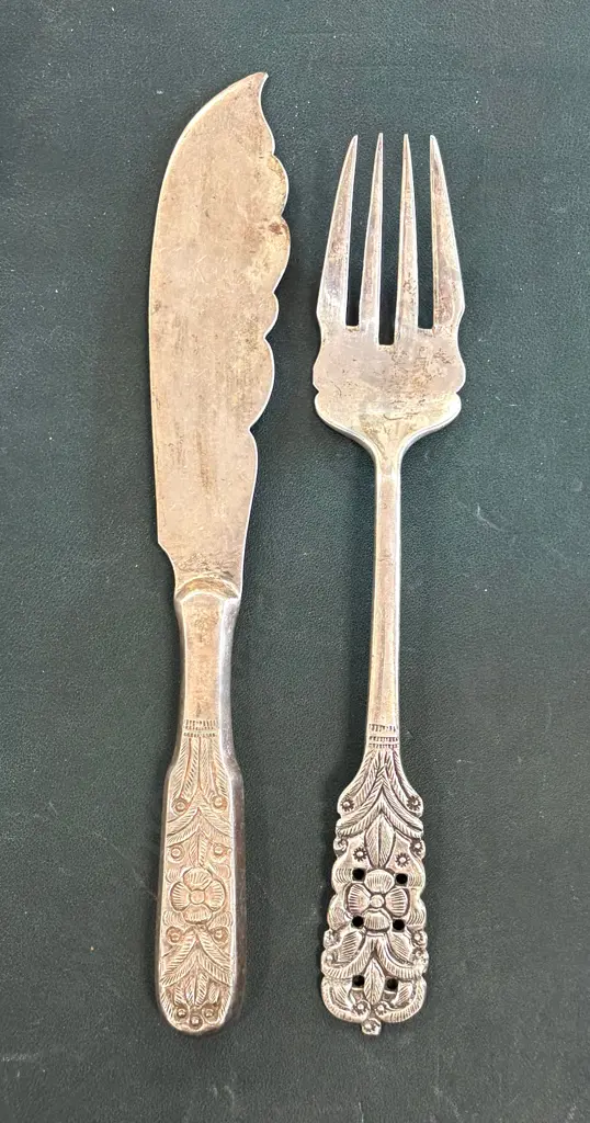Peruvian Sterling Silver .925 Floral Pattern Fish Knife & Fork Servers TW269gms Image 1++