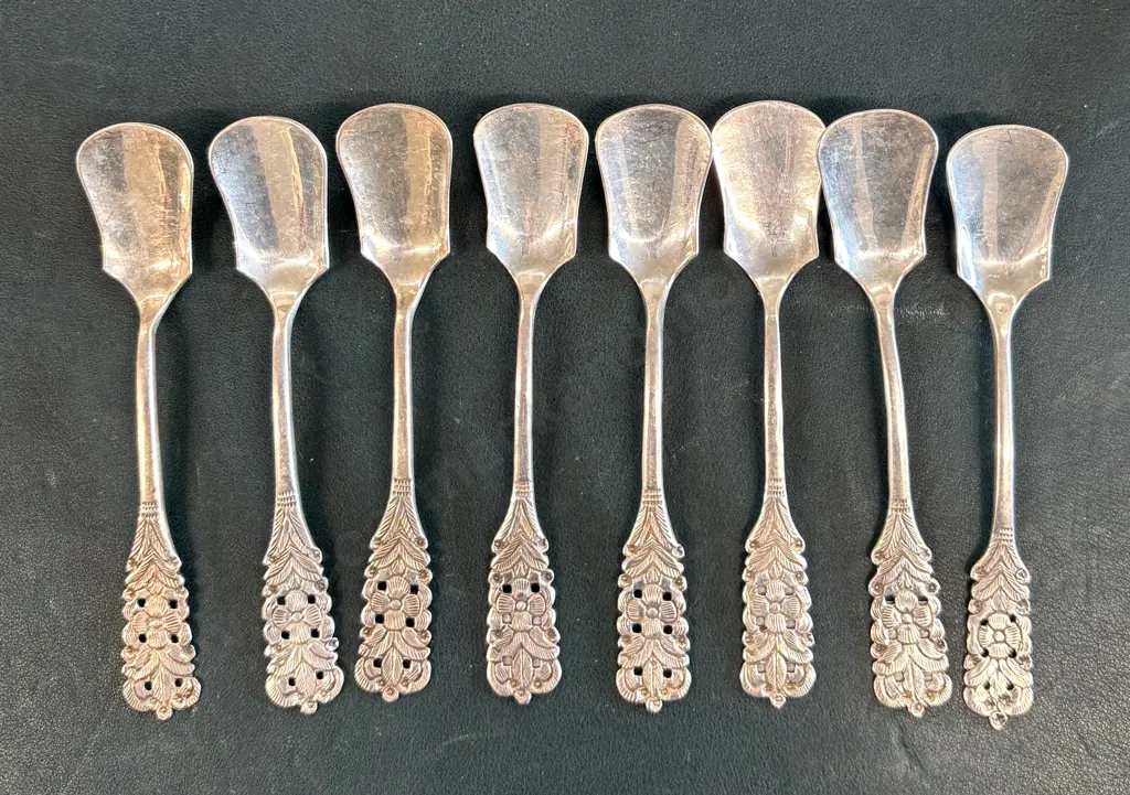 Peruvian Sterling Silver .925 Floral Pattern Set of Eight Spoons TW172gms Image 1++