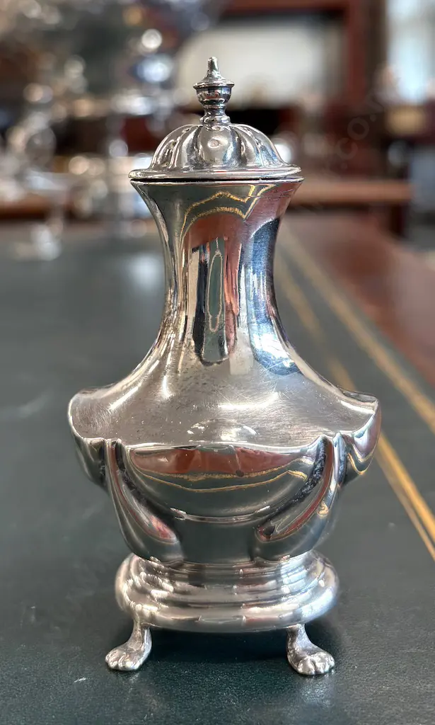 Sterling Silver Pepper Pot TW38gms Image 1++
