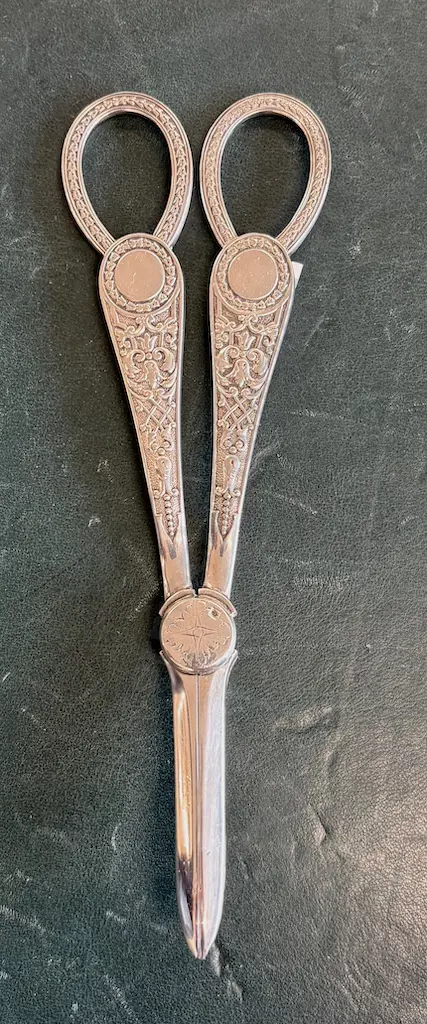 Sterling Silver Grape Shears TW118gms Image 1++