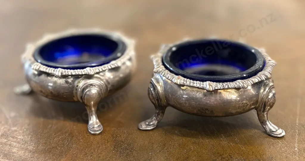 Pair of Sterling Silver Footed Open Salts with Blue Glass Liners (weight not incl. liners) TW123gms Image 1++
