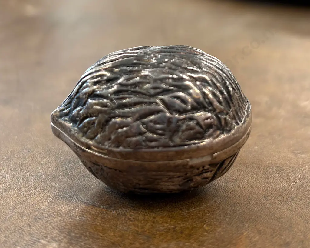 Tiffany & Co. Italy Sterling Silver Hinged Walnut Pill Box, TW32gms,  L3.8cm  Image 1++