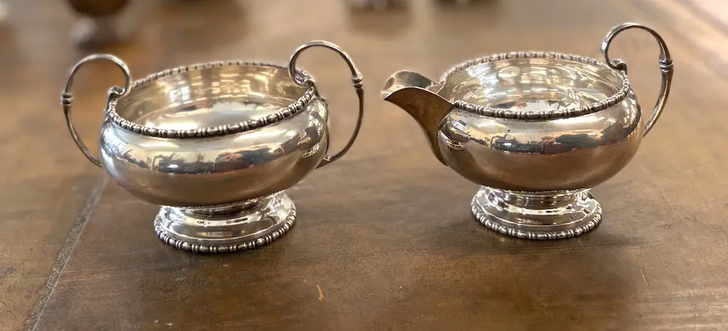 Sterling Silver Footed Sugar & Creamer TW346gms Image 1++