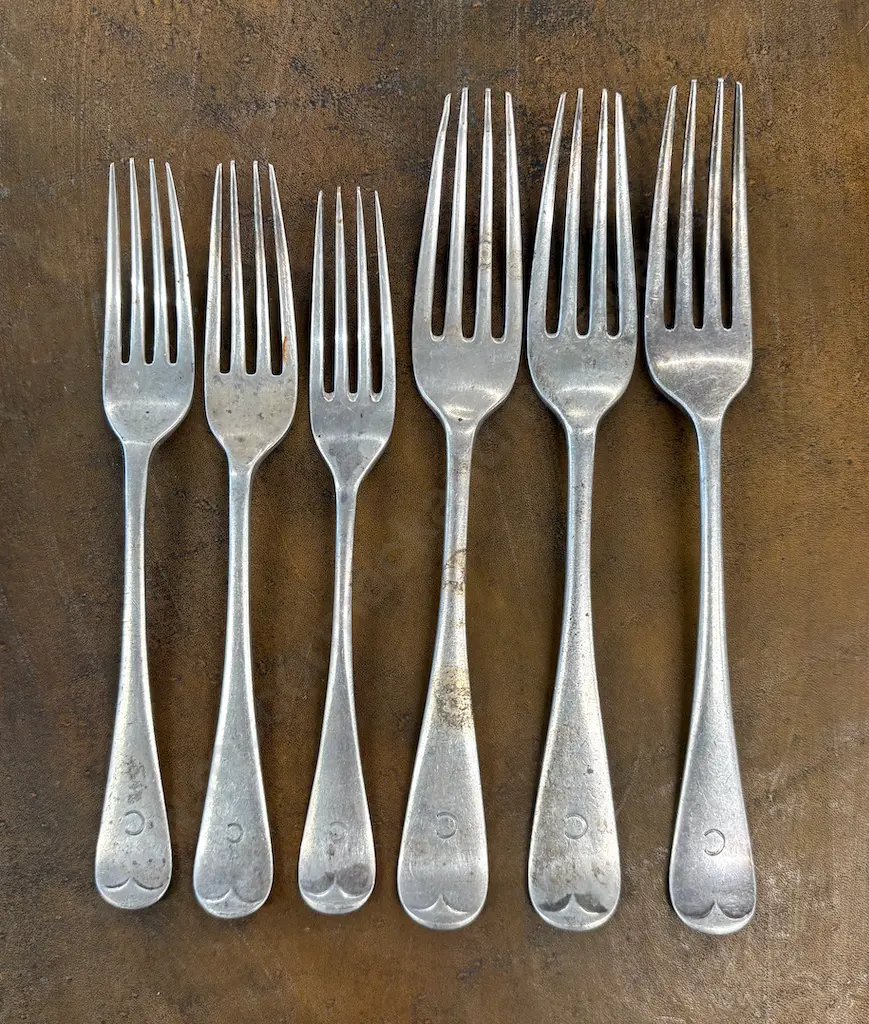 Six Sterling Silver Rattail pattern Forks, 358gm Image 1++