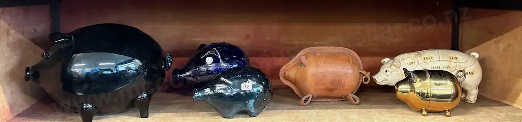 Selection of Piggy Banks - Glass, Brass, Leather and Ceramic (6) Image 1++
