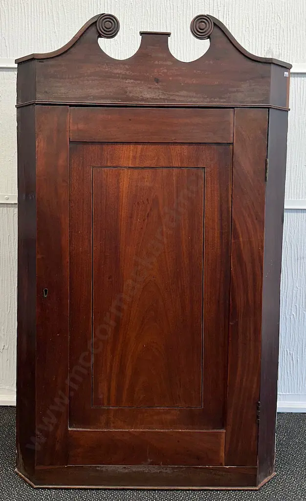 Mahogany Corner Cupboard H126xW74xD40cm Image 1++