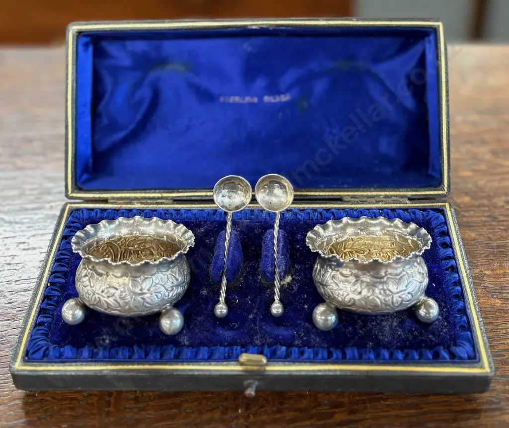 Cased Sterling Silver Open Salts & Spoons TW69gms Image 1++