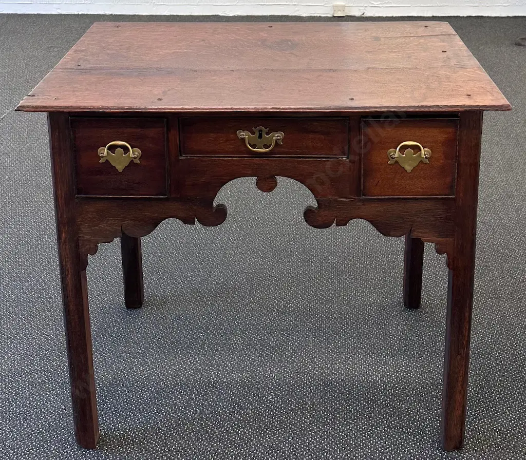 George III Oak Lowboy with 3 drawers, L82xW52xH74cm Image 1++