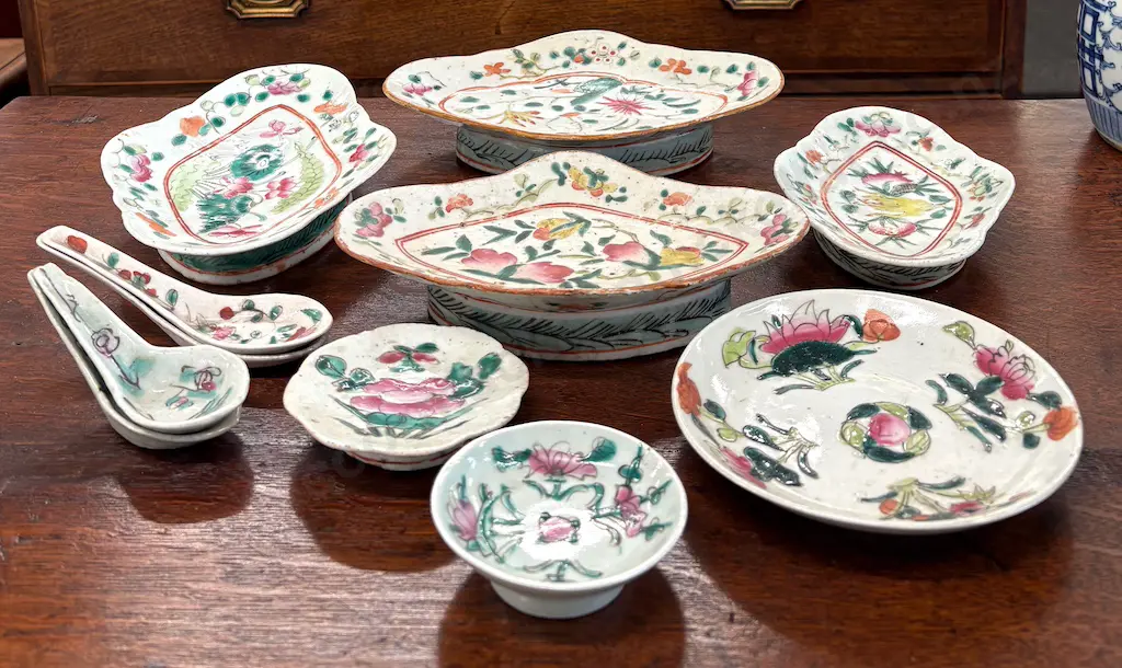 Four Chinese Famille Rose Porcelain footed Dishes, Three Chinese Famille Rose Porcelain Dishes and Spoons Image 1++