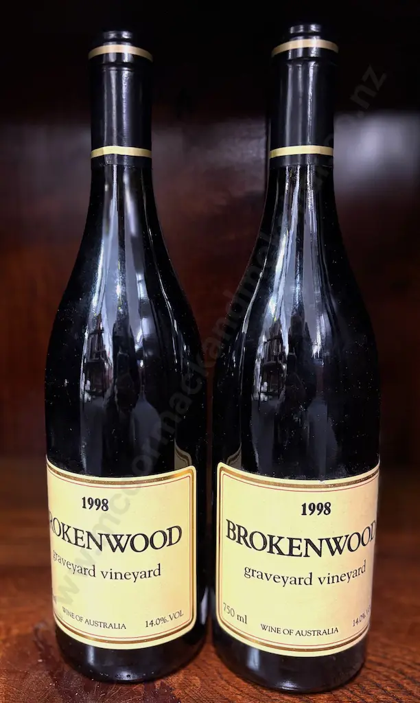 Brokenwood Graveyard Vineyard 1998 (2) Image 1++