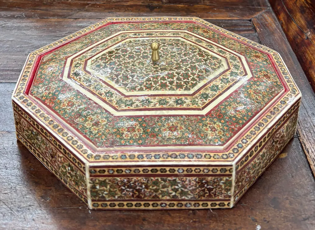 Micro-mosaic and Bone Inlaid Octagonal Box L26cm AF Image 1++