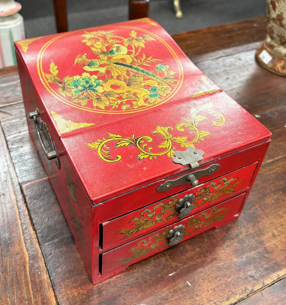 Eastern Style Red Lacquered Jewellery Box H12xL20xD15cm Image 1++