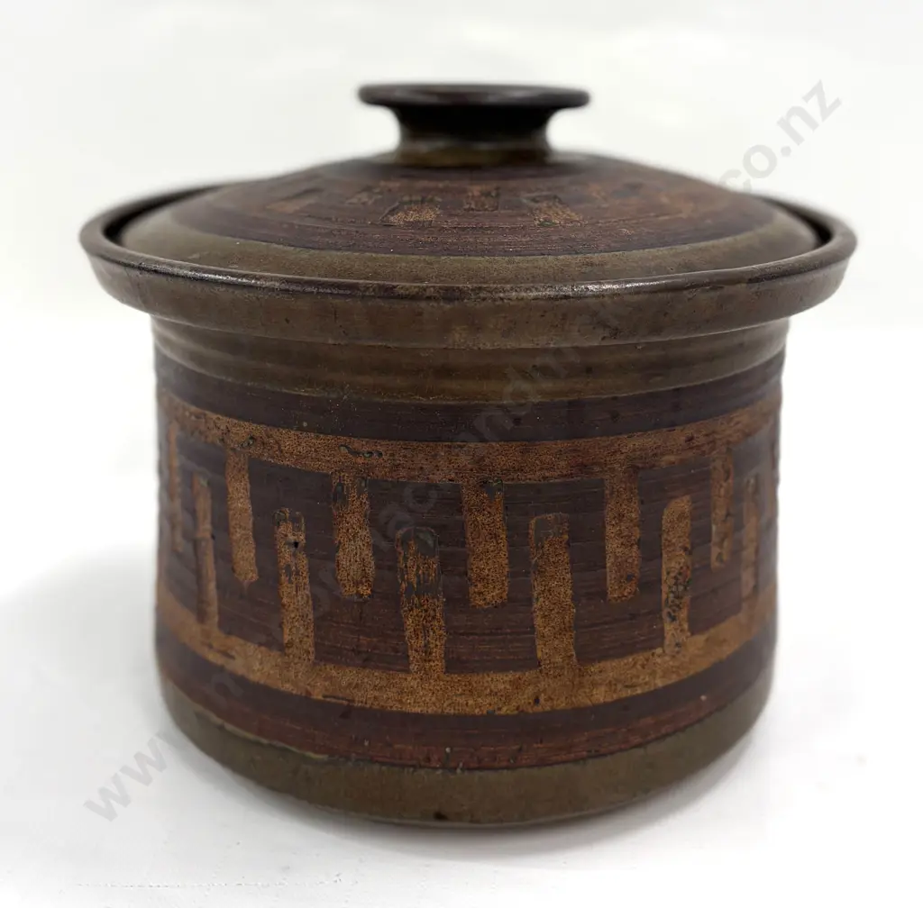 John Crawford - Lidded Pot, Dia26cm Image 1++