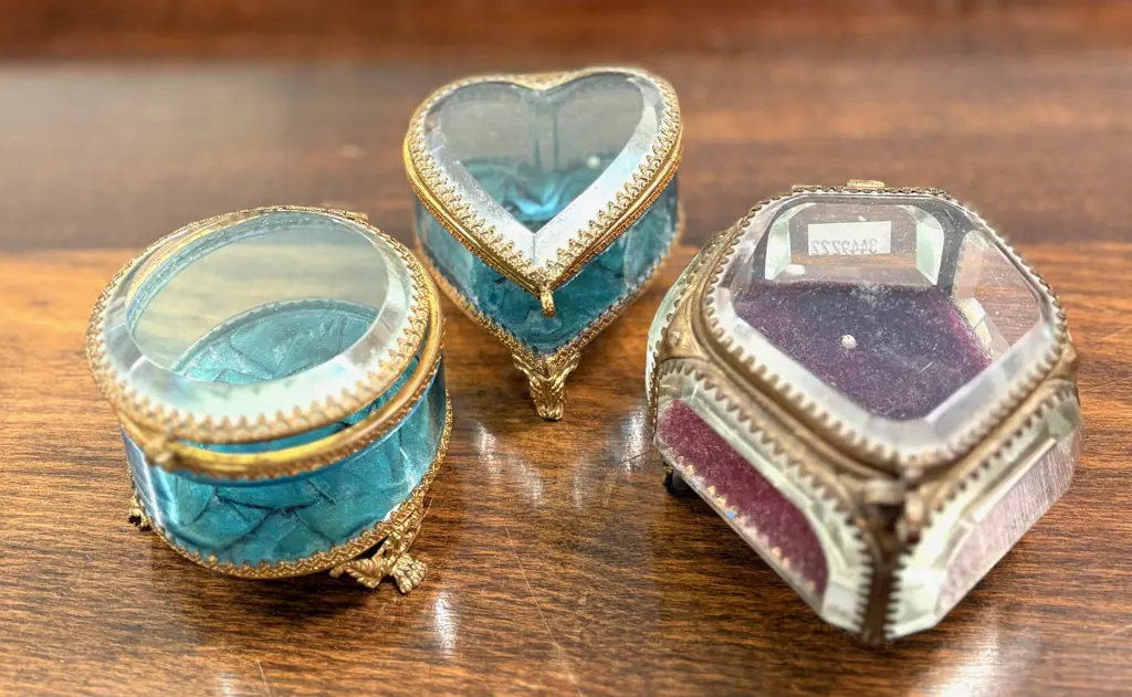 Three French Style Ormolu Mounted Bevelled Glass Panel Jewellery Caskets - Round, Heart & Hexagonal H14xL30xD15cm Image 1++