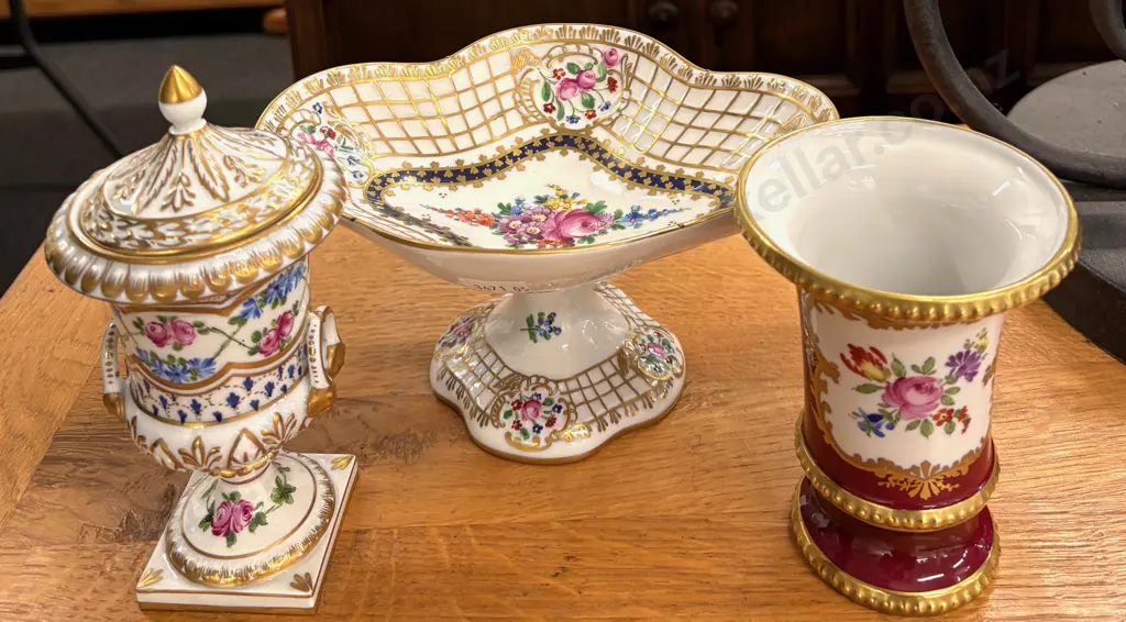 Dresden Gilt and Floral Embossed Pedestal Bowl and Urns (2), H10-16cm Image 1++