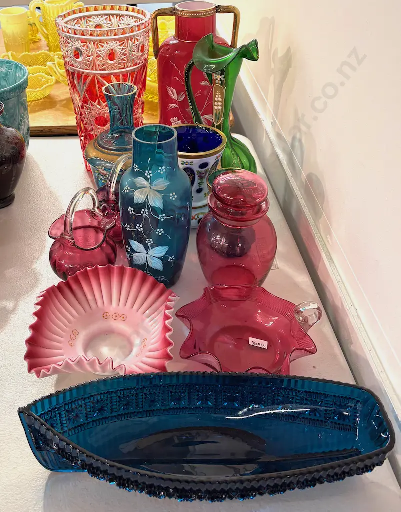 Quantity of Coloured Glass Bowls, Dishes, Jugs, Vases etc (AF) Image 1++