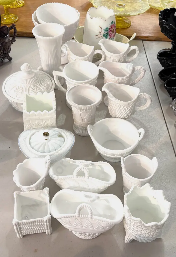 Quantity of Milk Glass Vases, Bowls, Jugs, etc Image 1++