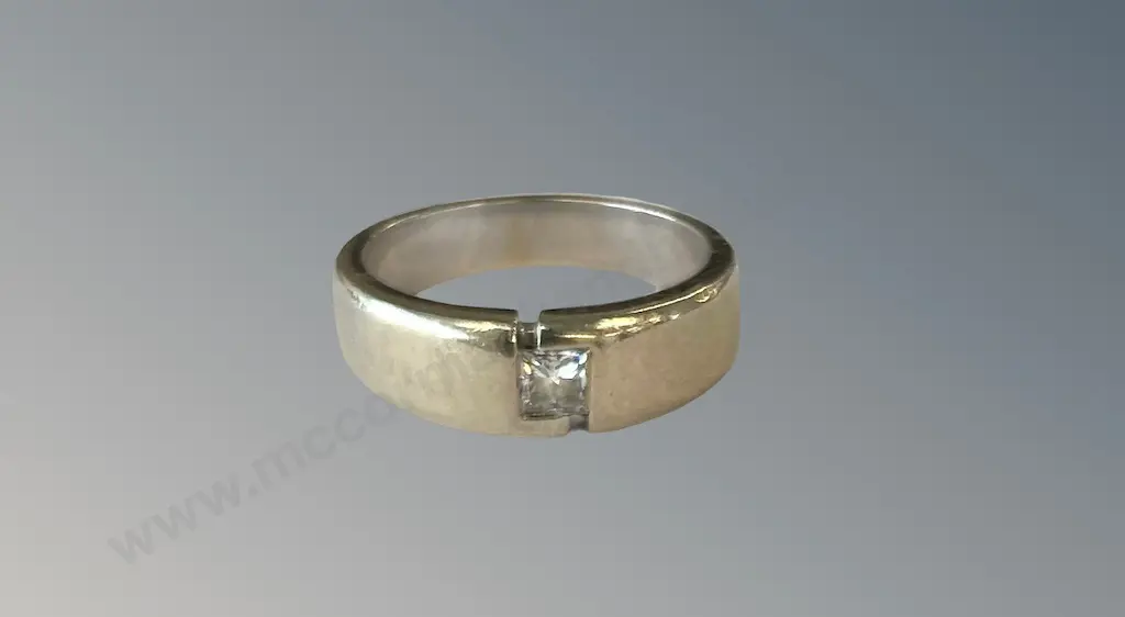 14ct White Gold Diamond Ring, Size S, TW9.6gms Image 1++