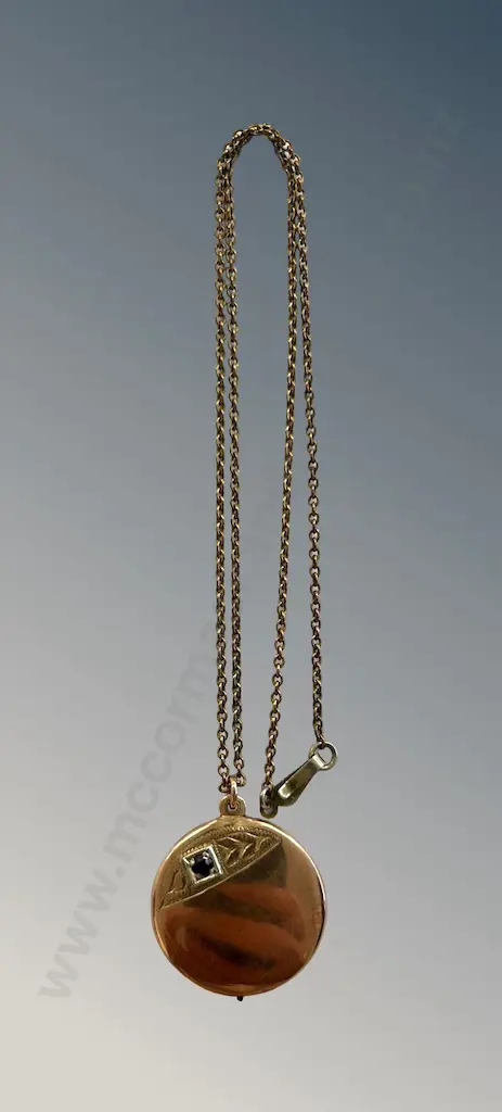 9ct Gold Locket on a Gold Plate Chain, L46cm, TW4.9gms Image 1++
