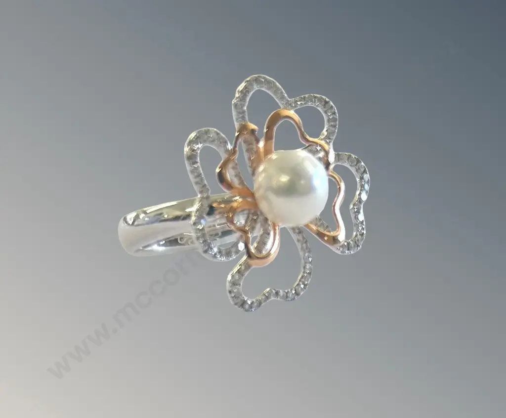 18ct White Gold Pearl Ring, TW4.8gms Image 1++