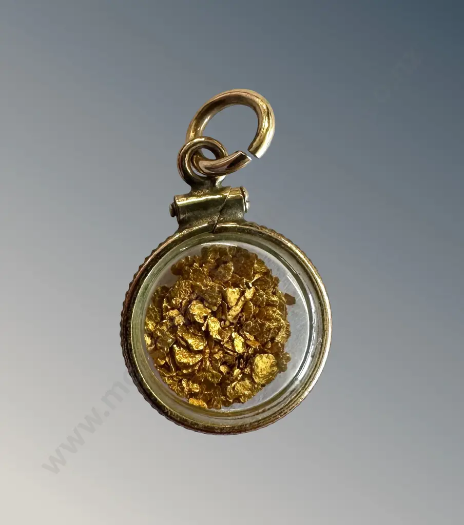 Pendant with Gold Flakes TW1.5gms Image 1++