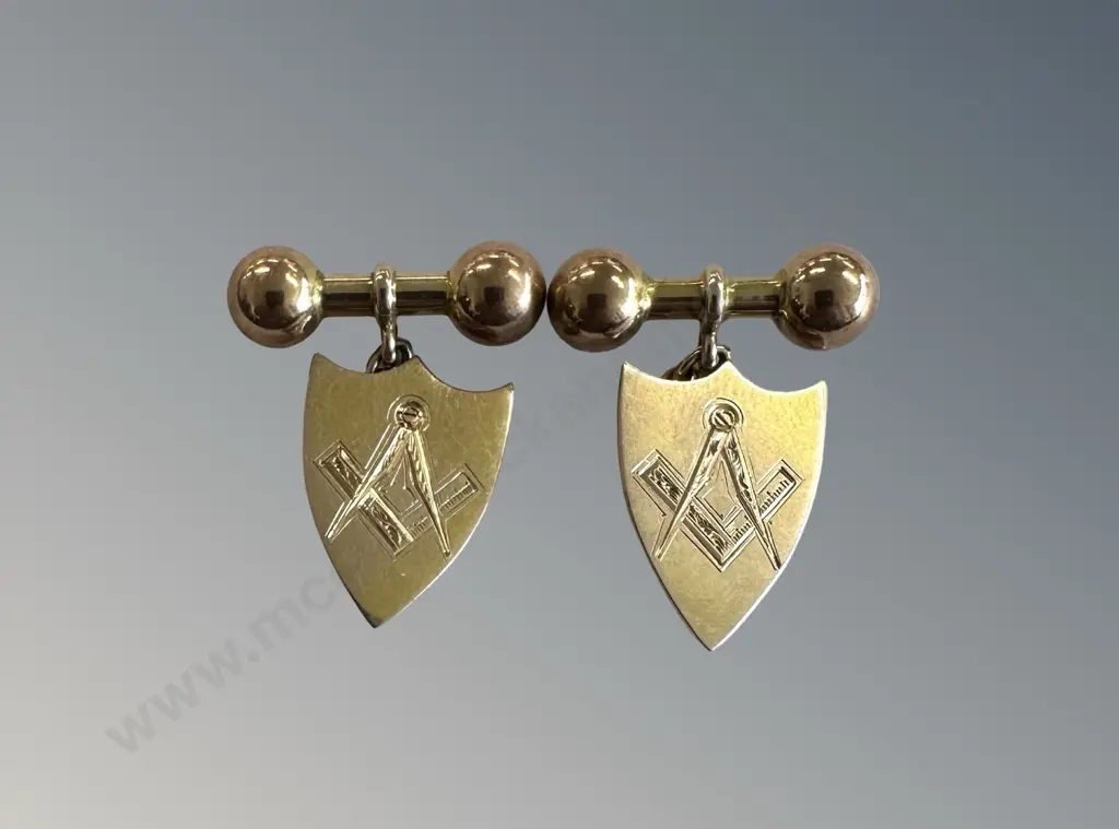 Pair of 9ct Gold Shield Cufflinks, TW7.2gms Image 1++