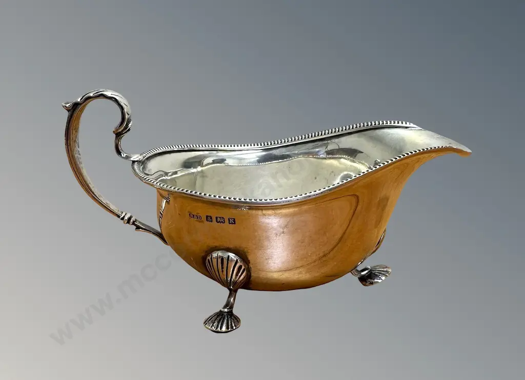 Sterling Silver Footed Gravy Boat, TW142gms Image 1++