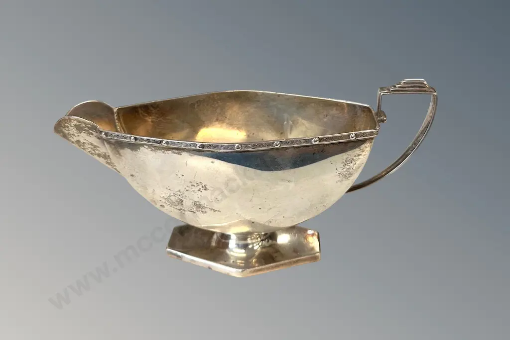 Sterling Silver Sauce Boat, TW136gms Image 1++