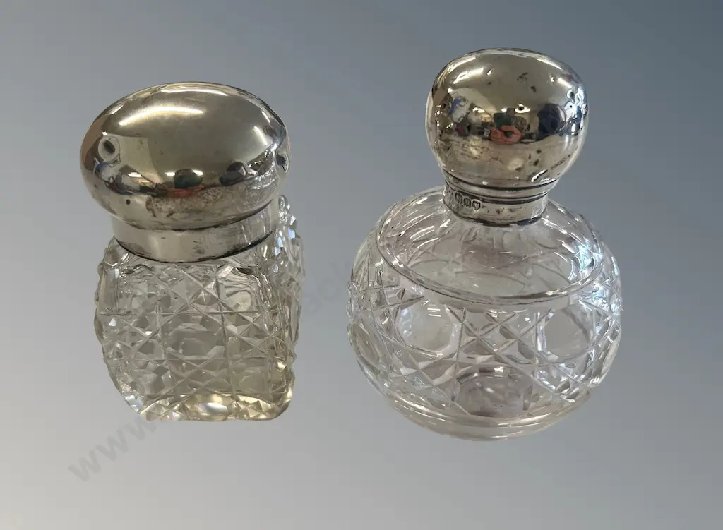 Two Sterling Silver Lidded Dressing Table Containers, H7.5,8.5cm Image 1++