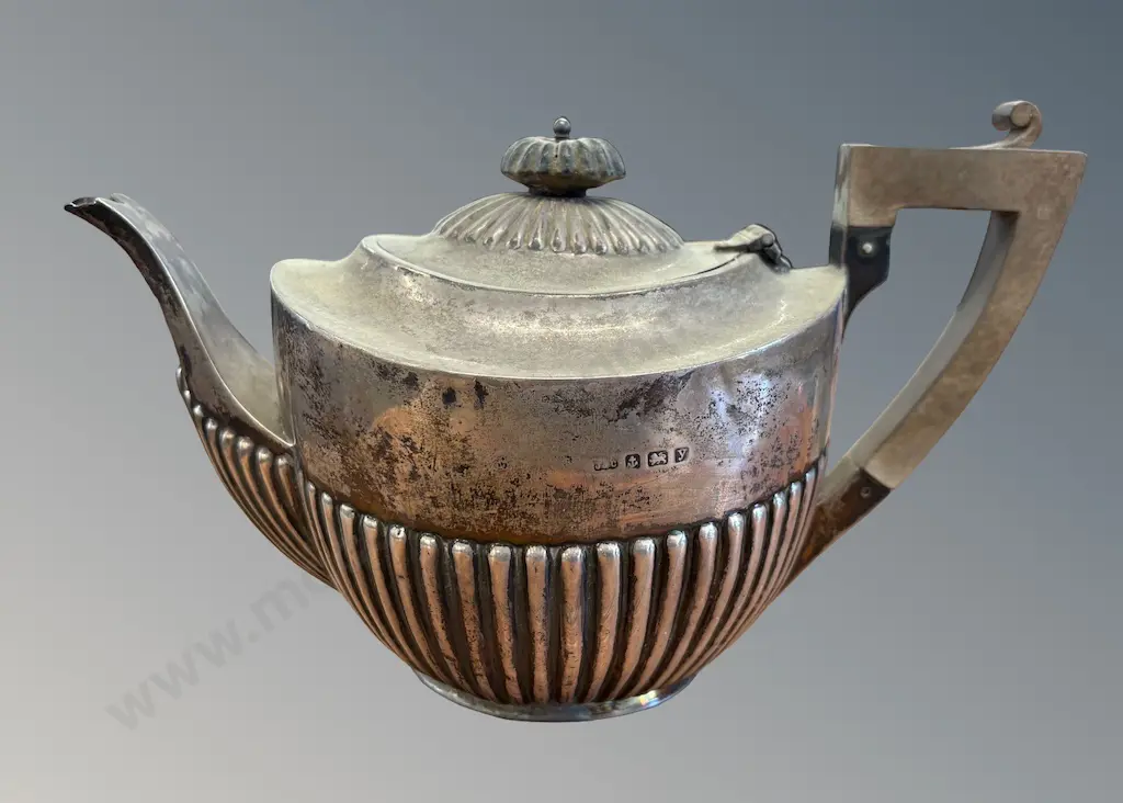 Sterling Silver Reeded Teapot TW277gms Image 1++