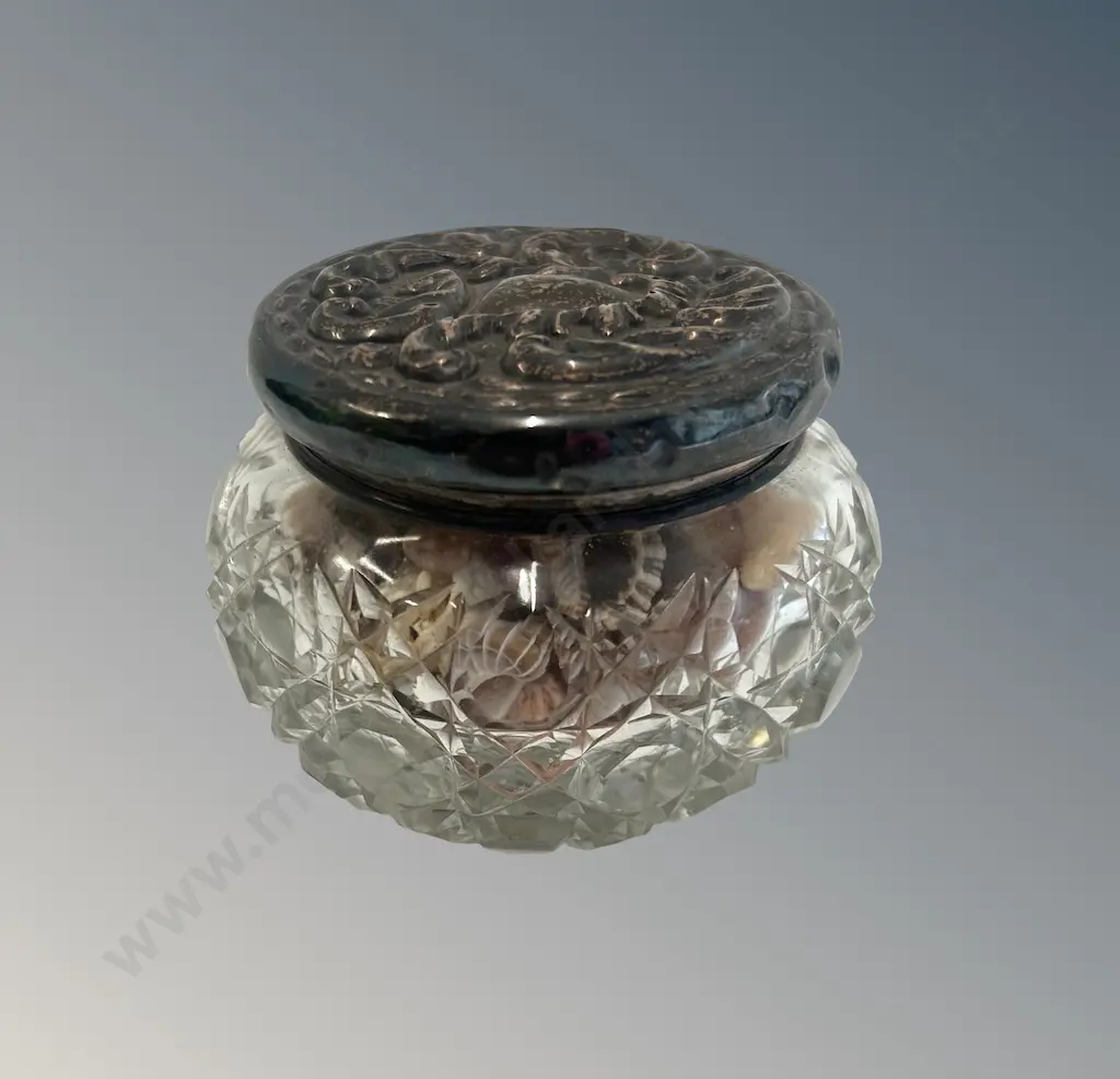 Sterling Silver Lidded Dressing Table Container, Birmingham 1902, Lid TW17gms Image 1++