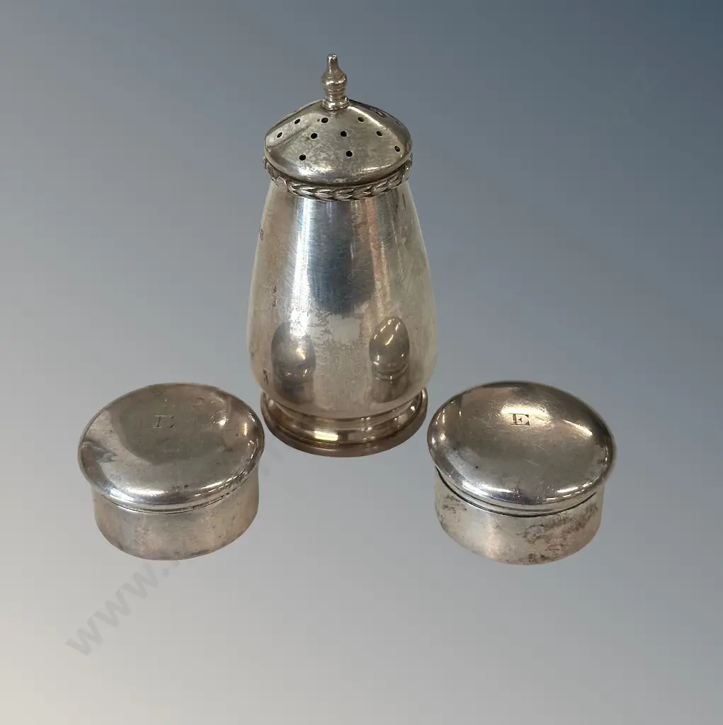 Sterling Silver Pepper Pot and two Pill Boxes, TW46gms Image 1++
