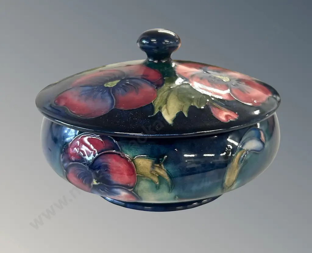 Moorcroft Pansy Pattern Powder Bowl and Cover, Dia14xH6cm Image 1++