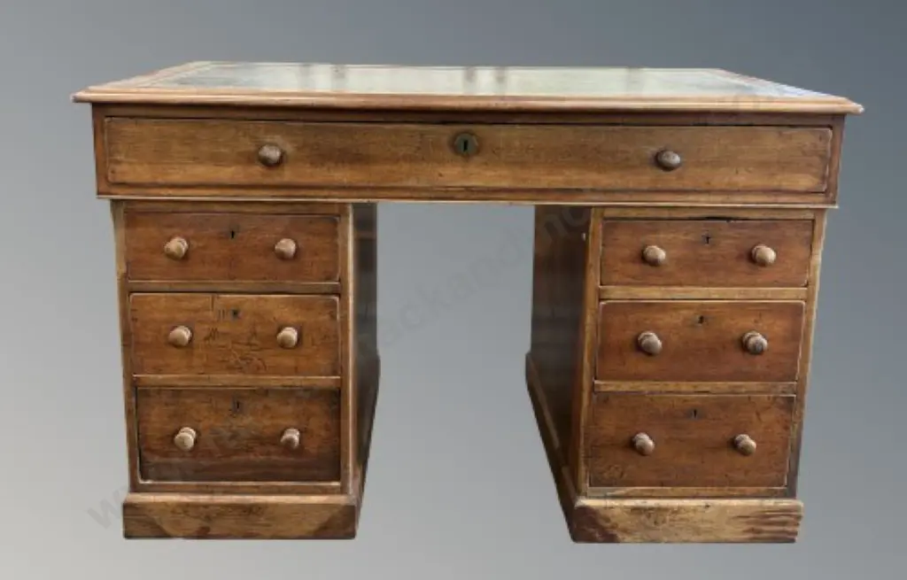 Mahogany Pedestal Desk with Leather Top and 7 Drawers, H75xL122xW67cm Image 1++