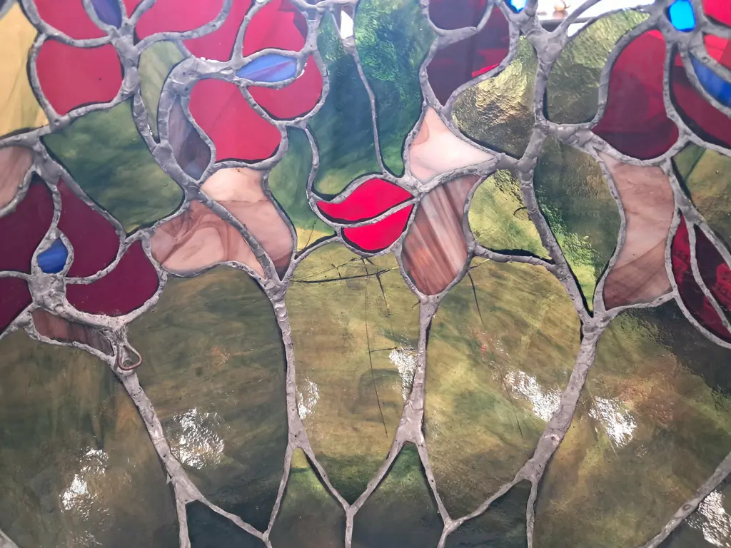 Large John Britten Lamp with Brass Tree Trunk Base and Original Stained Glass Leadlight Shade (A/F), H50xD43cm Image 1++