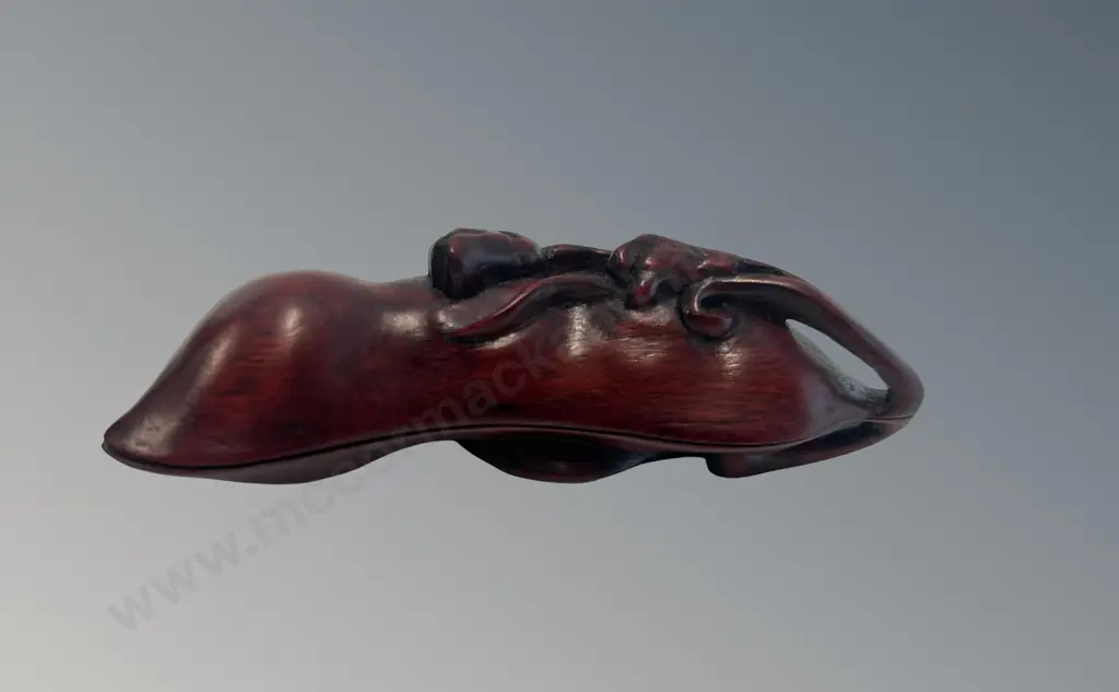 Wooden Floral Carved Bean Pod Container, L12cm Image 1++