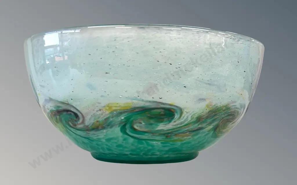 Green and Opalescent Swirl Glass Bowl, Dia20xH5cm and 1 smaller one Dia13xH4cm Image 1++