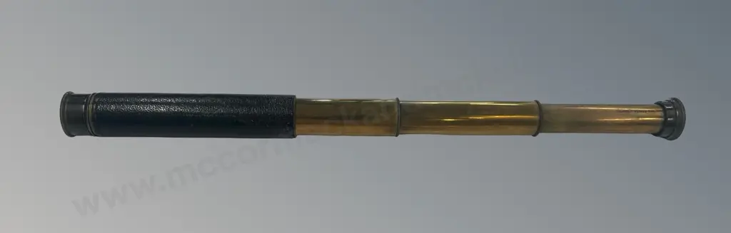 Pocket Telescope, Brass and Leather, Functional Image 1++