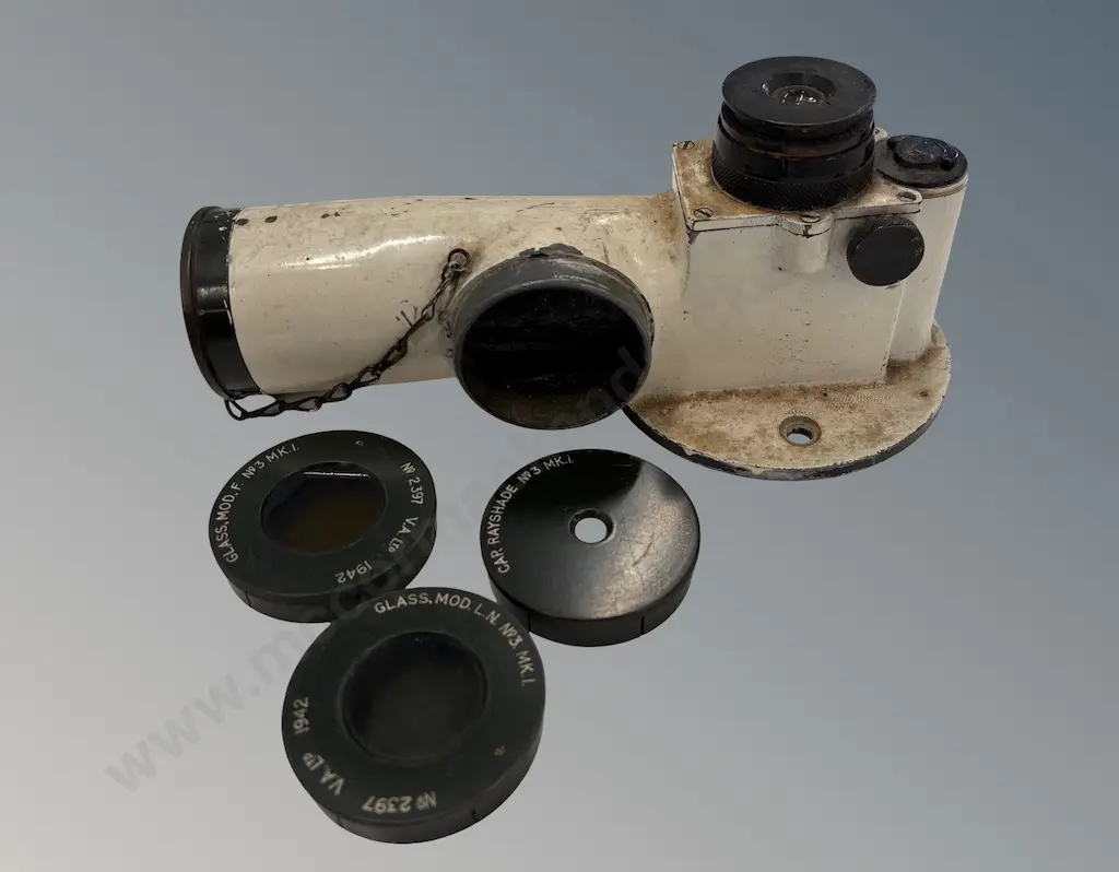 Military Gunsight, Cross Hairs Illuminated, Right Angle Viewing, 3 Filters, Good Optics Image 1++