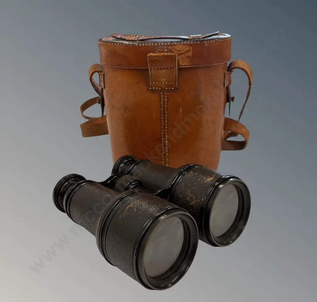 Field Glasses 1850-1900 with Leather Case, Functional Image 1++