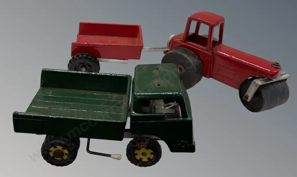 Fun Ho! - No.806 Tip Truck, No. 805 Steam Roller with No. 806 Trailer added (repainted) Image 1++