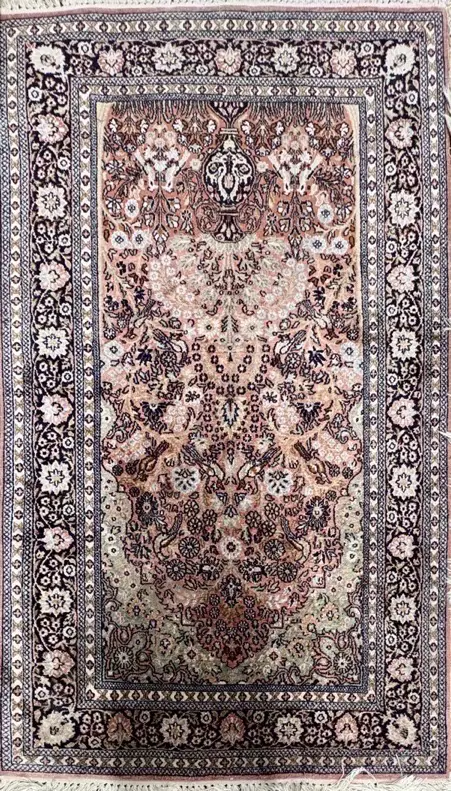 Silk Rug - Pale Green, Pink and Black Tones, 160x92cm Image 1++