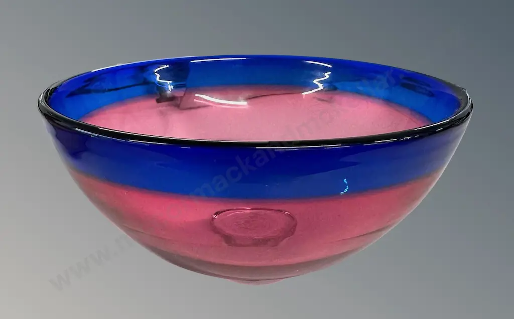 Ken Johnson, Hokitika Coloured Glass Bowl, H19xD20cm Image 1++