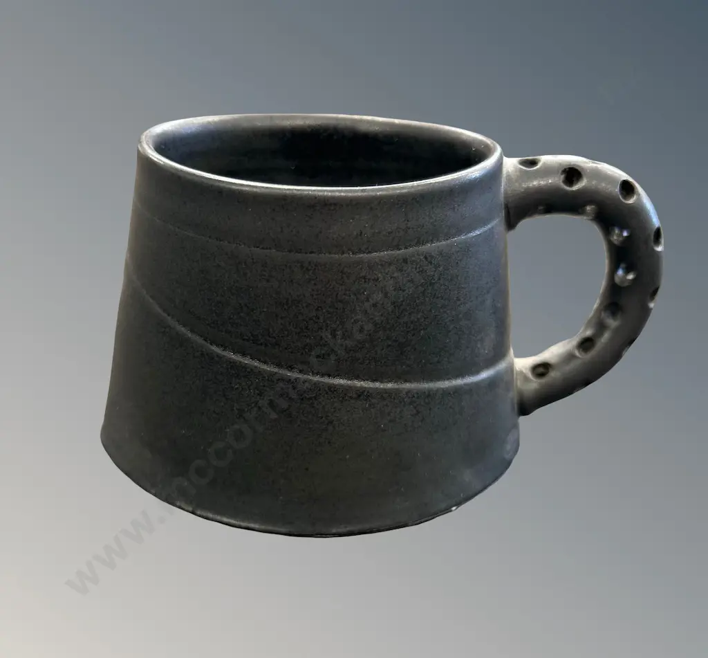 Chris Weaver, NZ - Pottery Mug, H7cm Image 1++